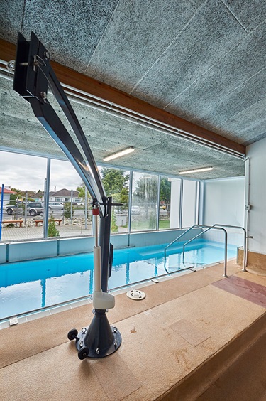 Hydrotherapy-pool-hoist.jpg